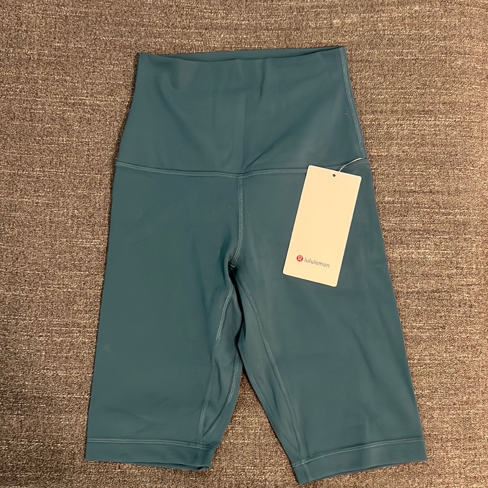 Align SHR Short 10” Lululemon biker shorts